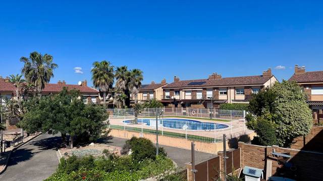 Casa adosada en Venta en Carrer Berna, 23 en Els Ametllers