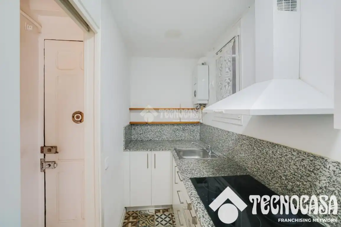Cocina de Piso en venta en Barcelona con Balcón