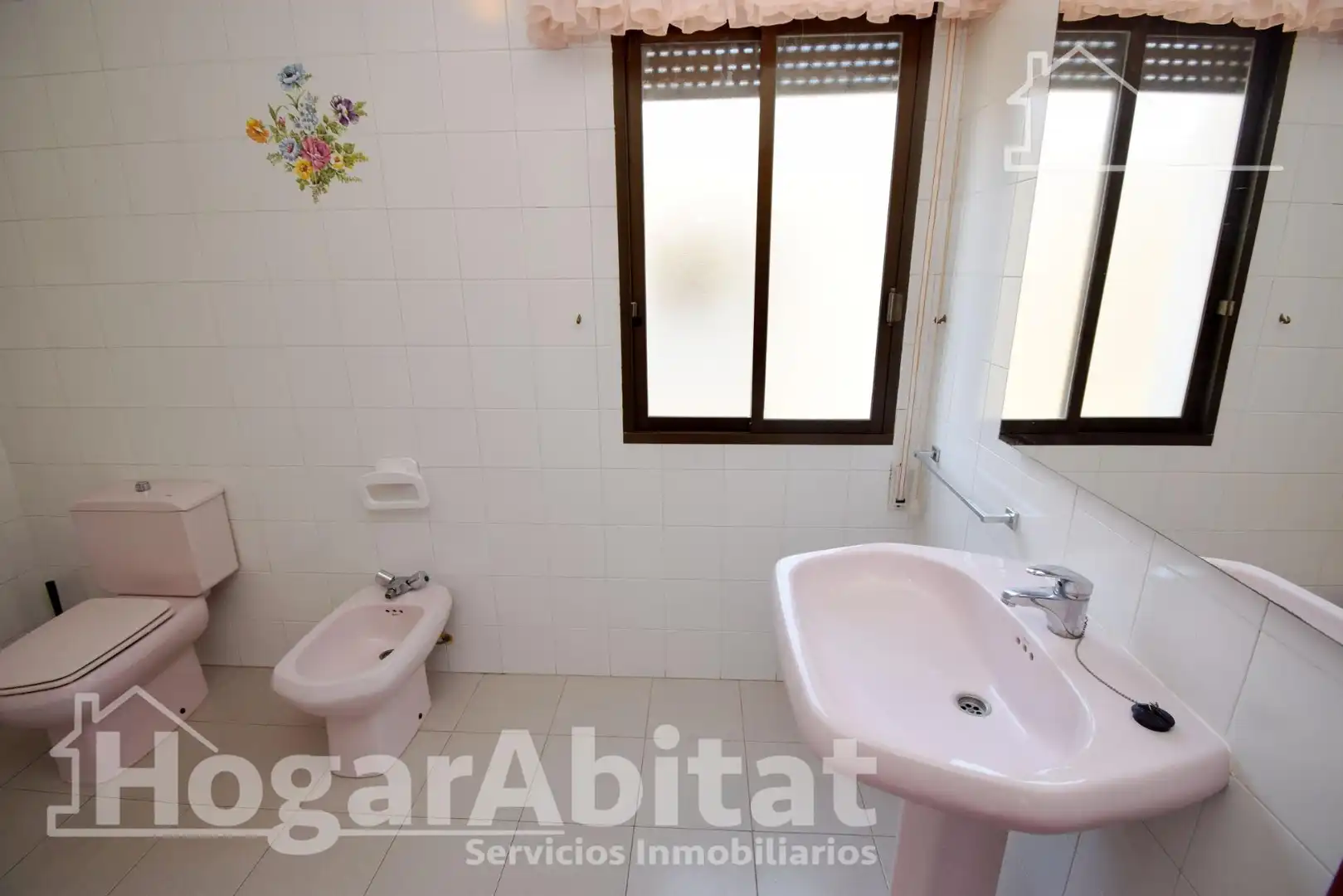 Bany de Casa o xalet en venda en Almazora / Almassora amb Jardí privat, Terrassa i Traster