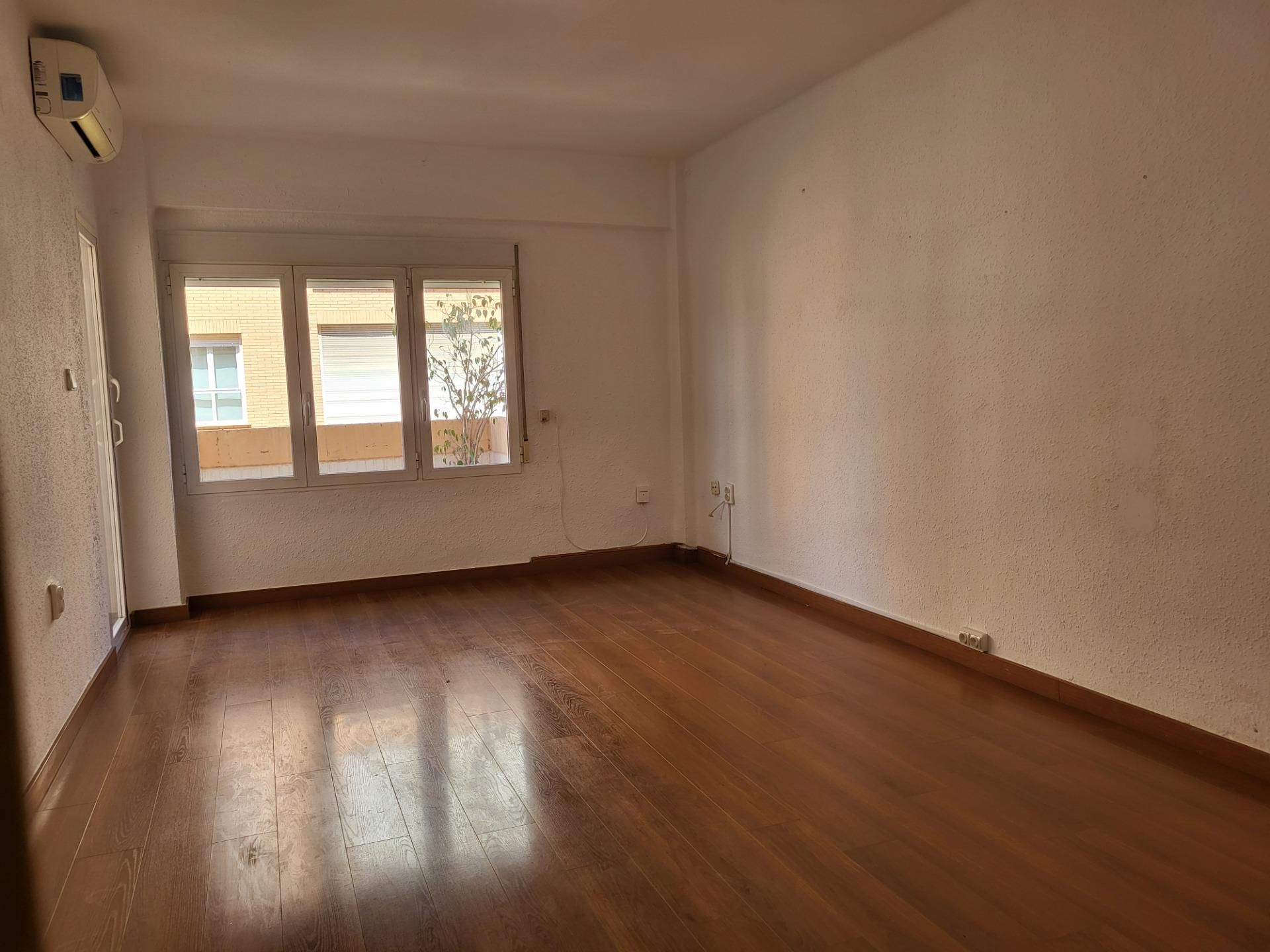 Bedroom of Flat for sale in  Valencia Capital  with Air Conditioner and Terrace