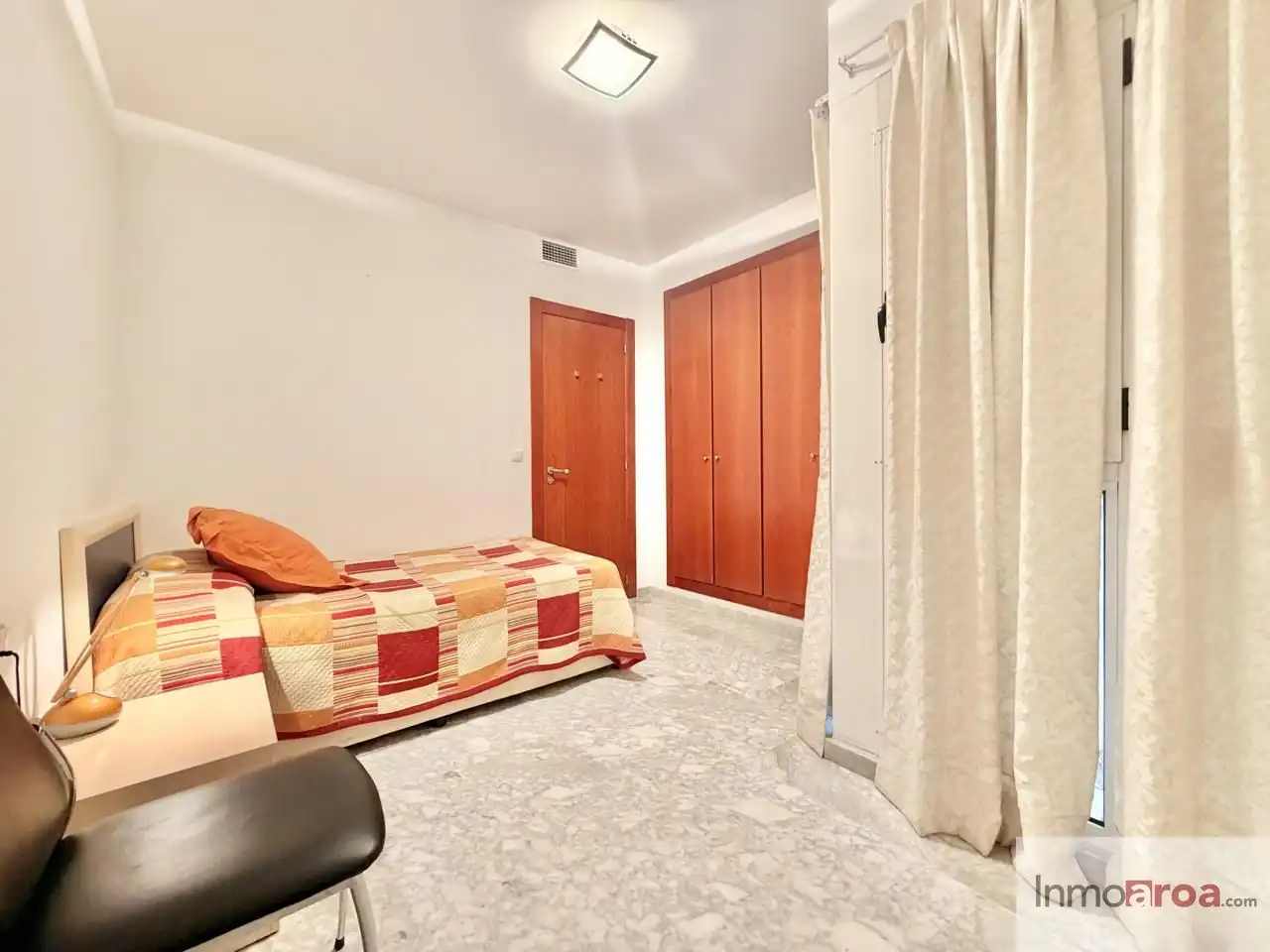 Schlafzimmer von Wohnung zur Miete in Valencia mit Klimaanlage, Heizung und Möbliert