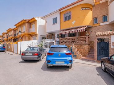 Adossat en venda a Calle BARTOLOME DE LAS CASAS