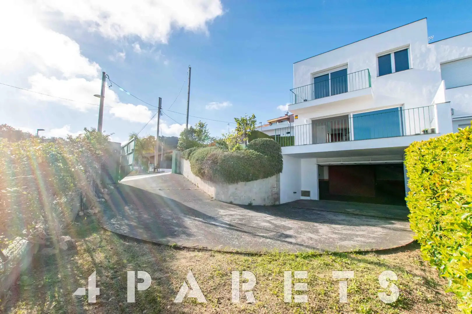 Außenansicht von Einfamilien-Reihenhaus zum Verkauf in Santa Susanna mit Heizung, Privatgarten und Terrasse
