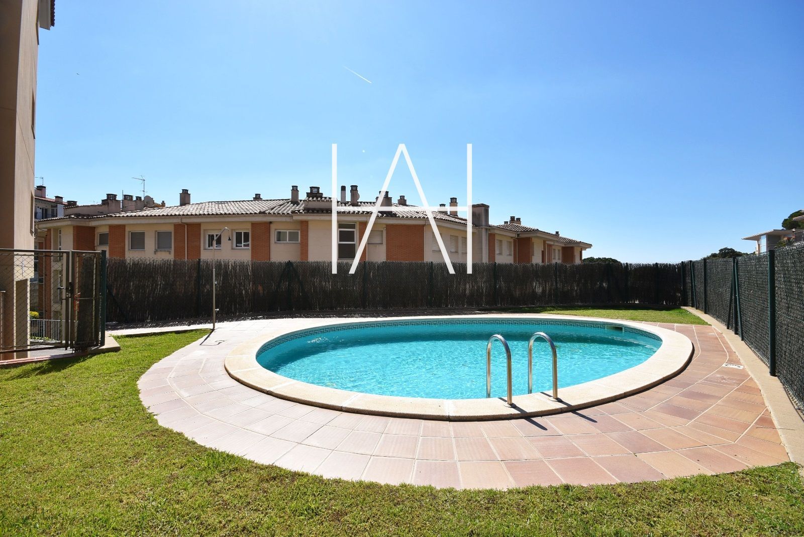 Swimming pool of Flat for sale in Sant Pol de Mar  with Air Conditioner, Heating and Terrace
