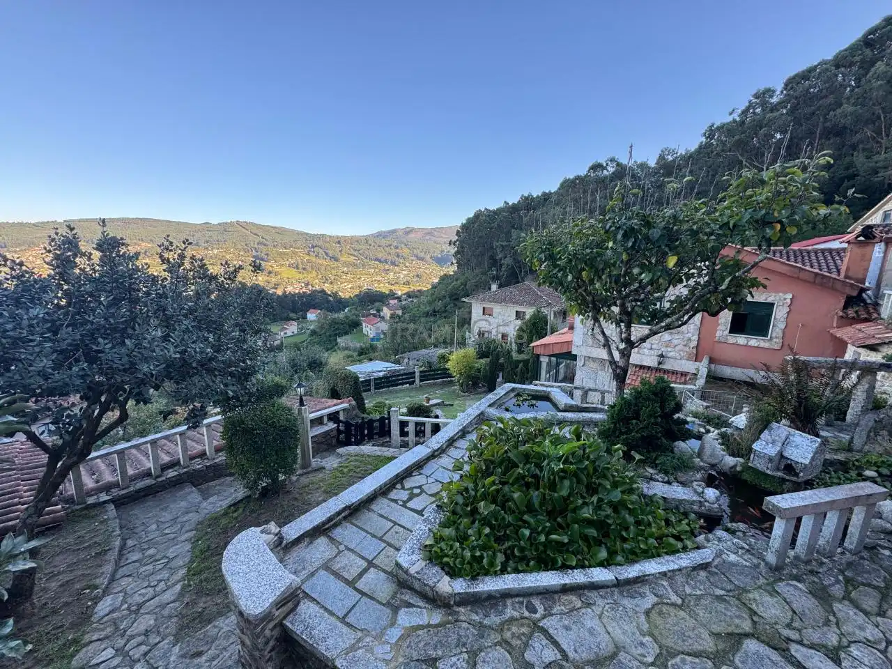 Jardí de Casa o xalet en venda en Redondela amb Calefacció, Jardí privat i Terrassa