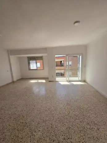 Wohnzimmer von Wohnung zur Miete in Canals mit Balkon und Alarm