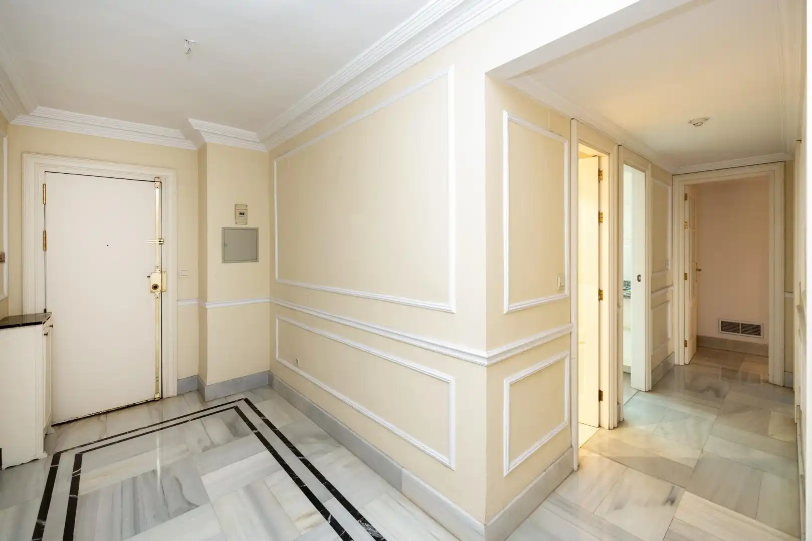 Flat for sale in Granada