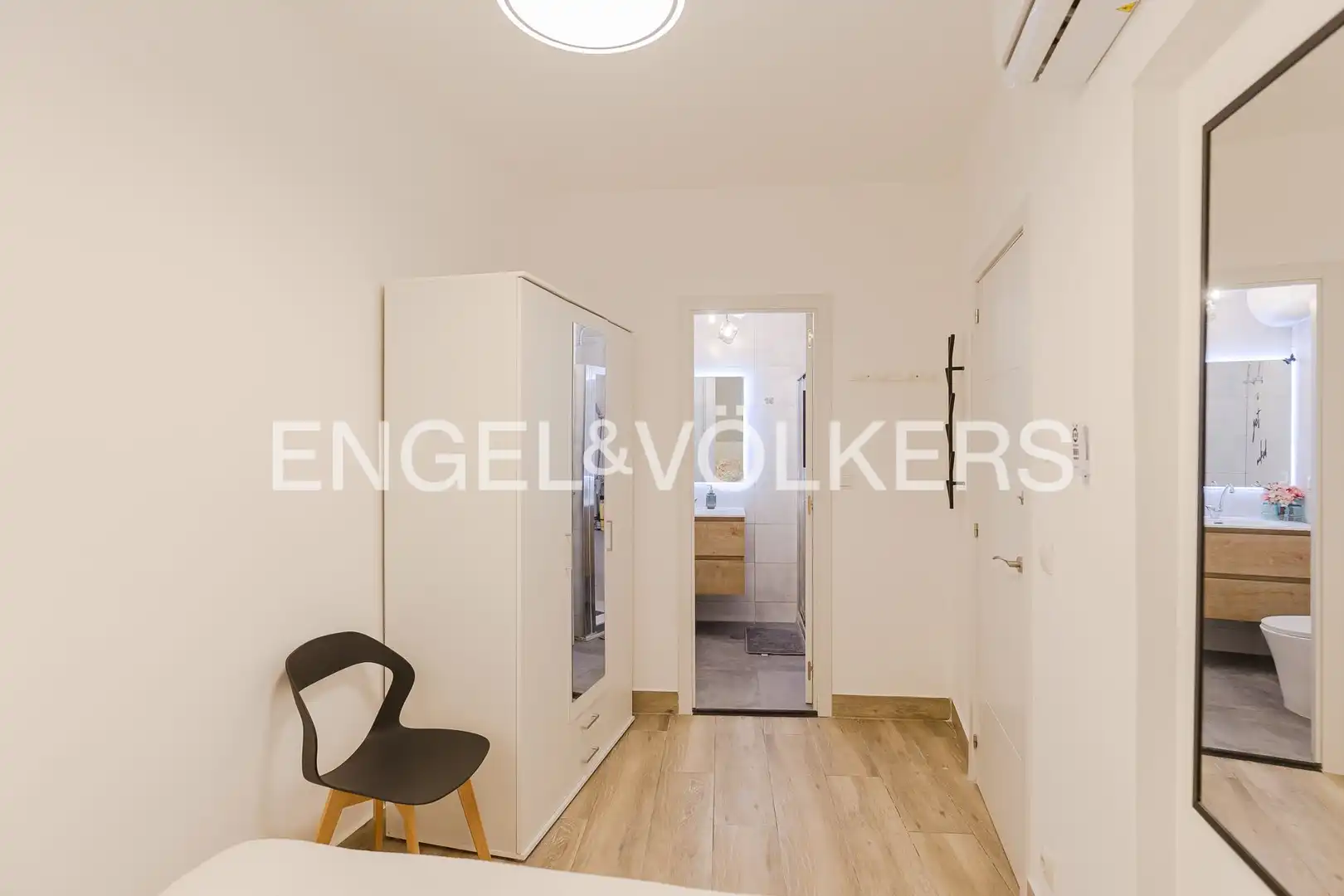 Schlafzimmer von Wohnung zur Miete in Madrid mit Klimaanlage, Heizung und Möbliert