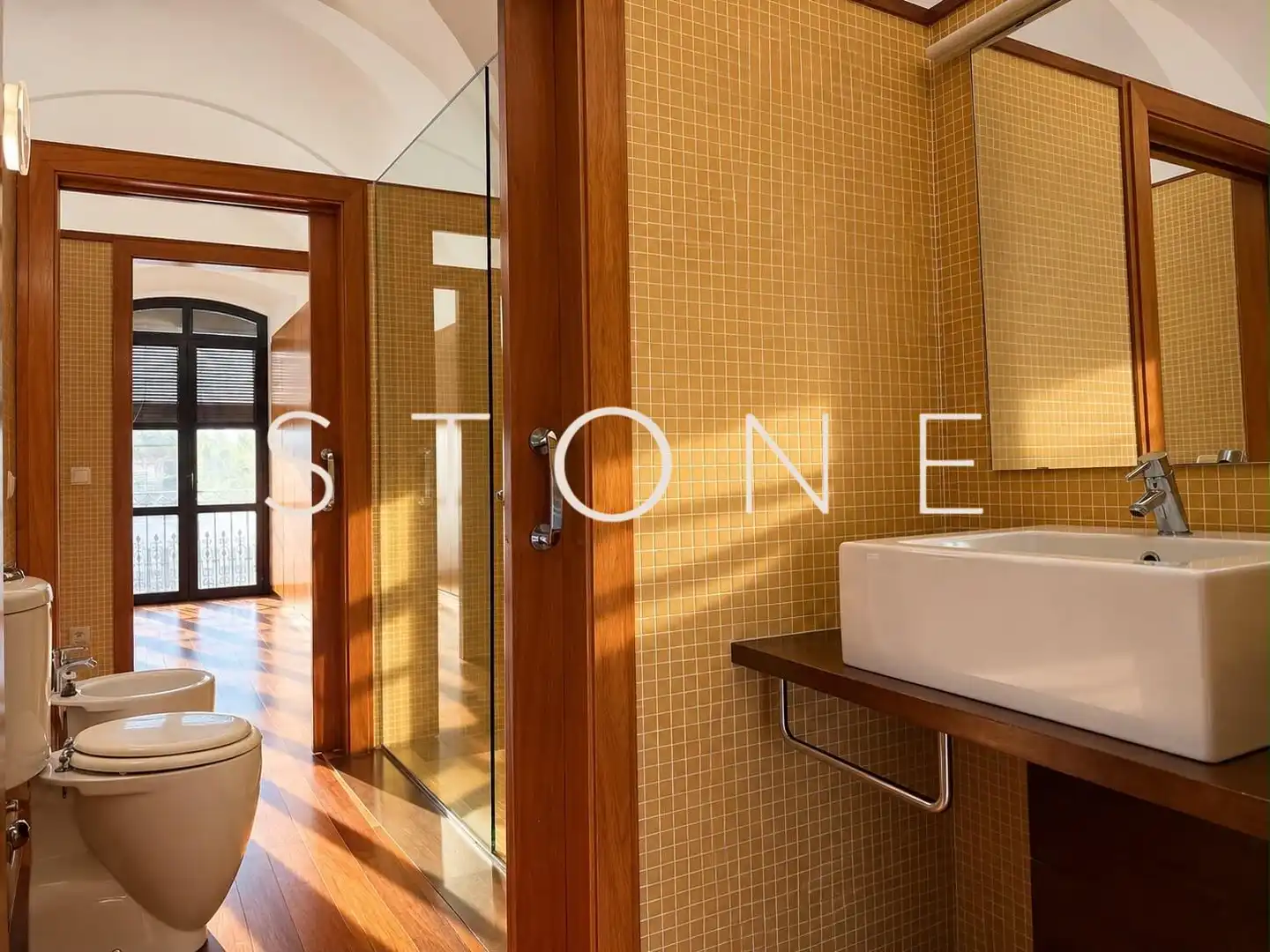 Bathroom of Houses for sale in Banyoles, Girona