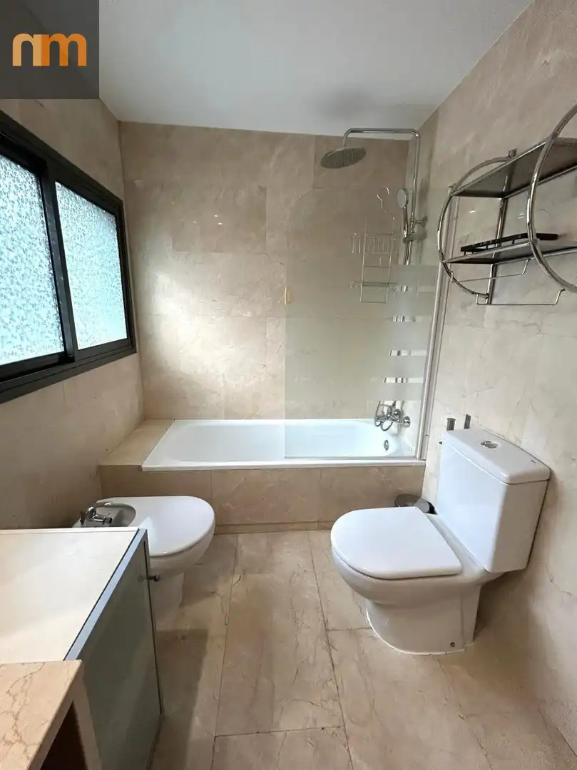 Baño de Ático en venta en Madrid con Aire acondicionado, Calefacción y Terraza