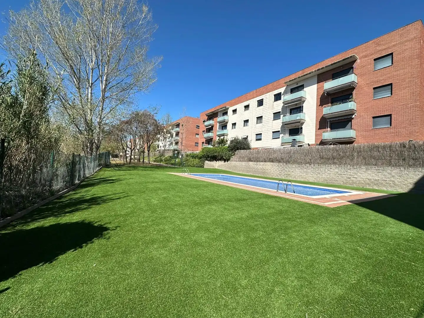 Piscina de Piso en venta en Polinyà con Aire acondicionado, Calefacción y Terraza