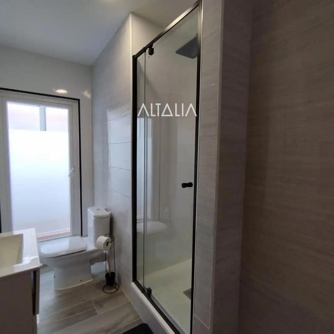 Bathroom of Flat for rent in Cuenca  with Heating and Furnished
