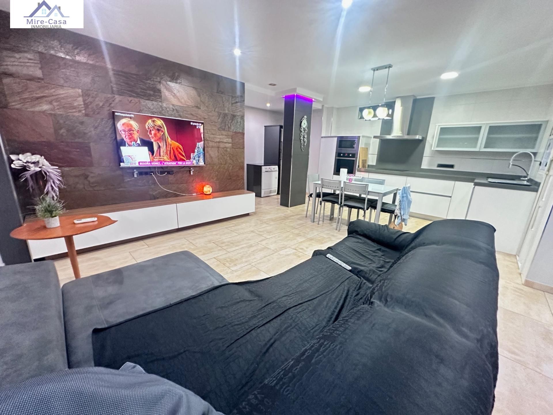 Living room of Flat to rent in Elche / Elx  with Air Conditioner and Balcony