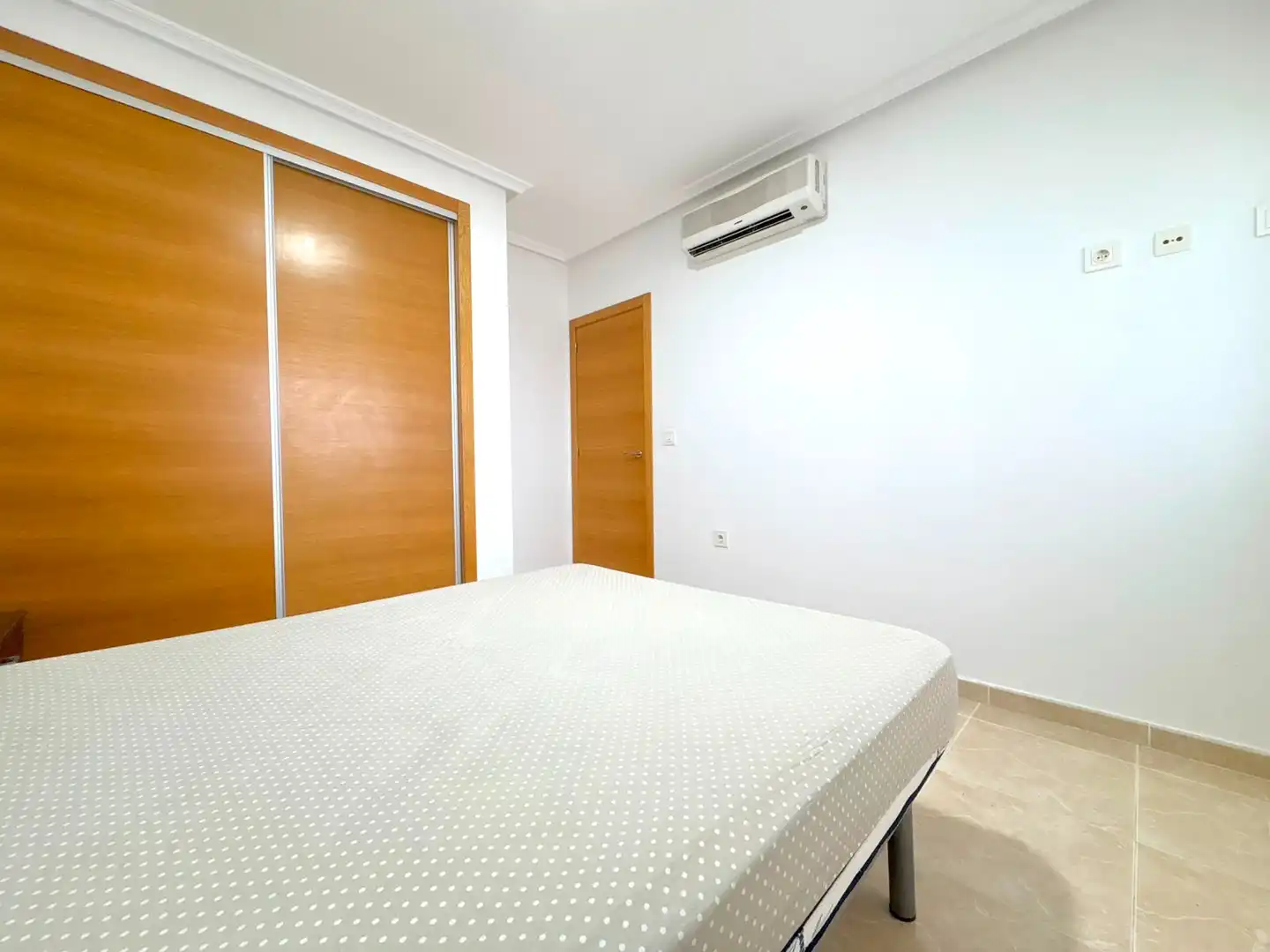 Schlafzimmer von Wohnungen zum Verkauf in Guardamar del Segura mit Klimaanlage, Heizung und Terrasse