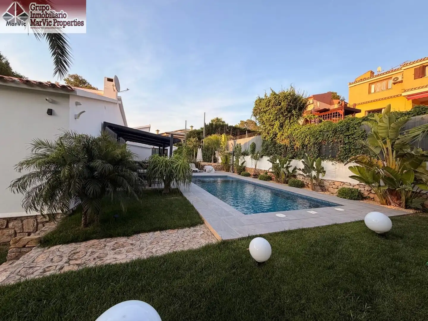 Piscina de Casa o xalet en venda en Benidorm amb Aire condicionat, Terrassa i Piscina