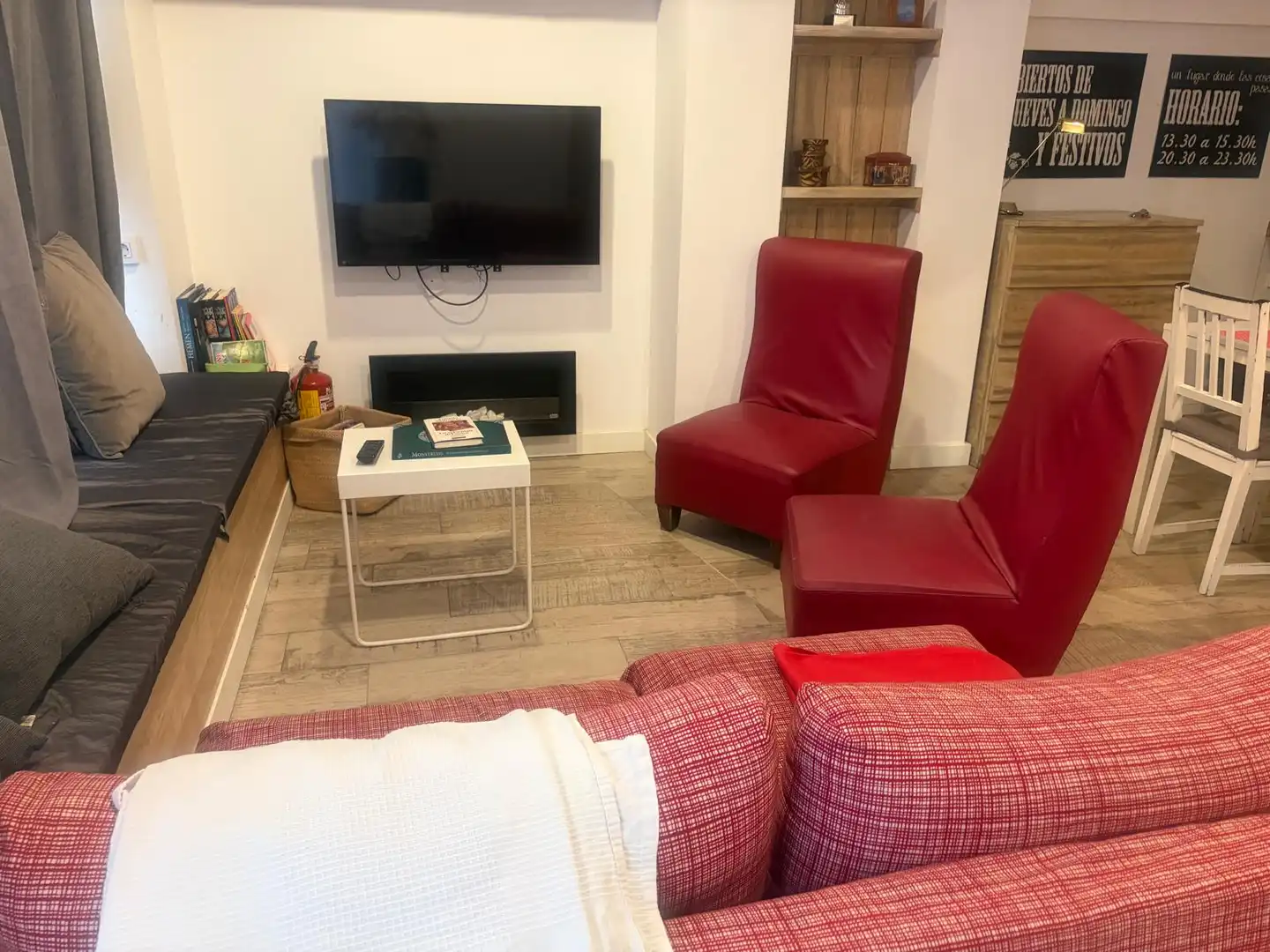 Wohnzimmer von Wohnungen zur Miete in Huesca mit Klimaanlage, Heizung und Möbliert