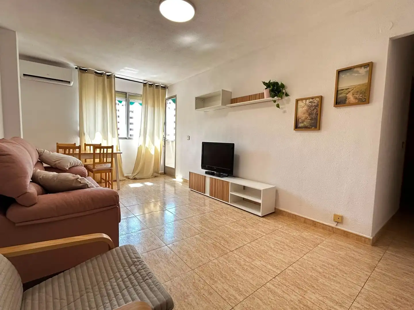 Sala d'estar de Pis de lloguer en Molina de Segura amb Aire condicionat i Balcó