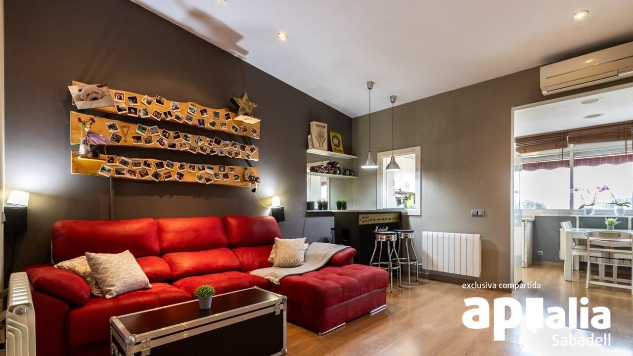 Sala d'estar de Àtic en venda en Sabadell amb Parquet