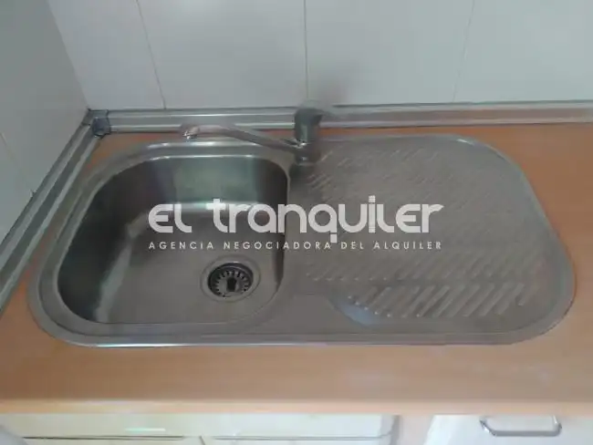 Cuina de Pis de lloguer en Madrid amb Terrassa, Moblat i Rentadora