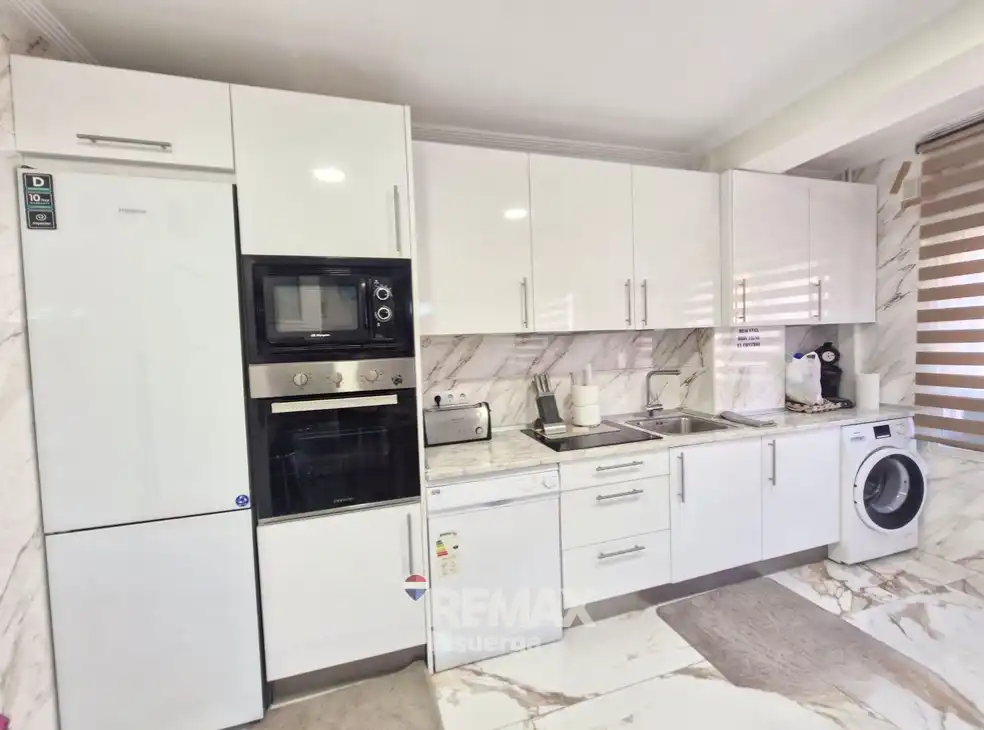 Cocina de Piso en venta en Benavente con Terraza y Balcón