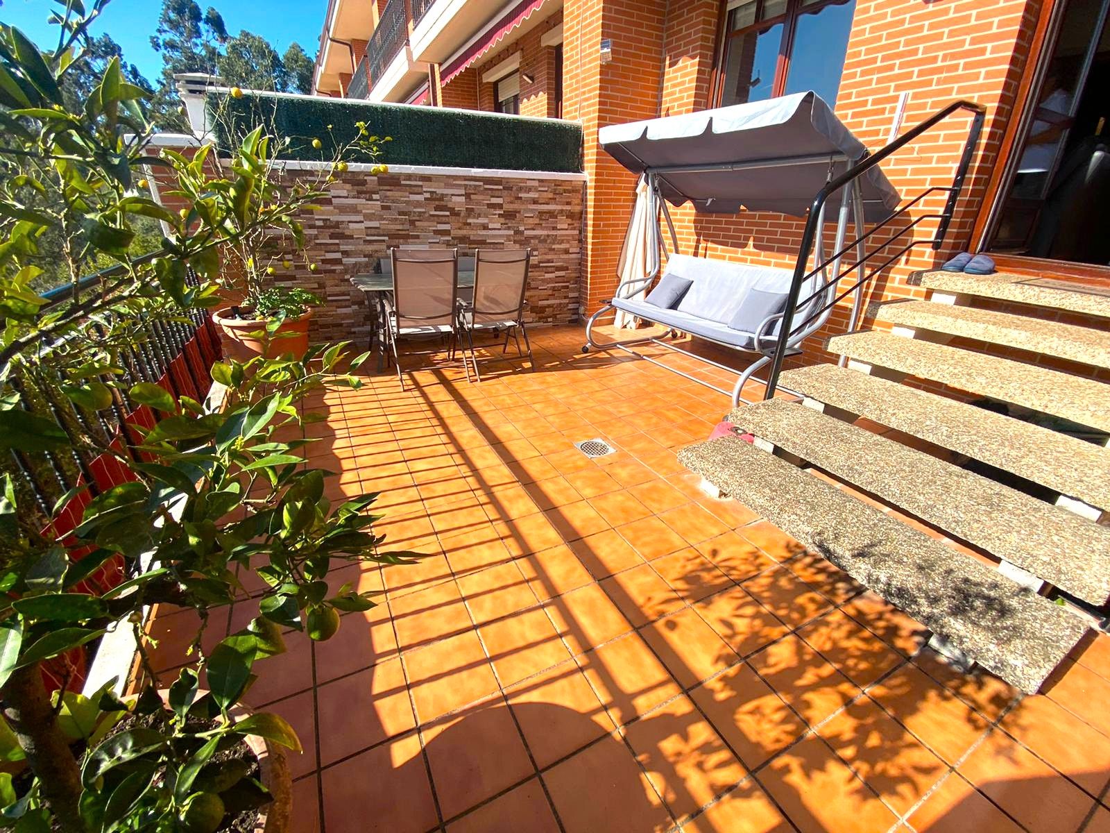 Terraza de Casa adosada en venta en Castro-Urdiales con Calefacción, Parquet y Terraza