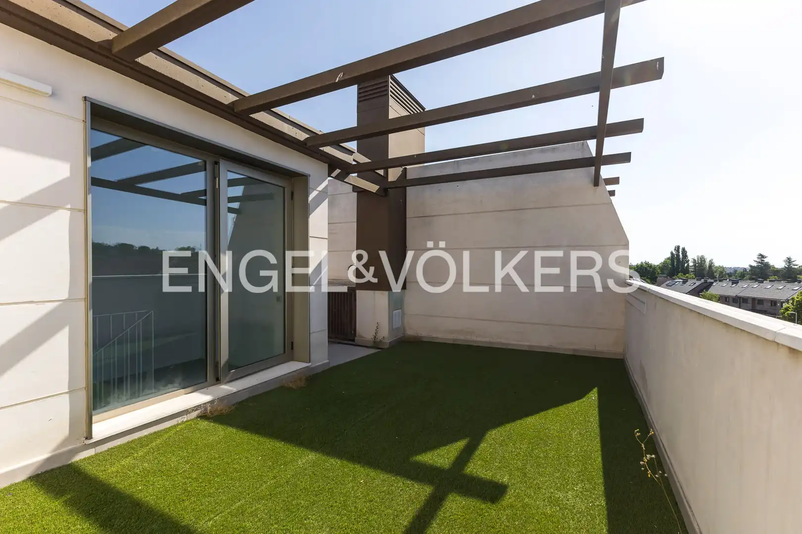 Terraza de Casa adosada en venta en Tres Cantos con Aire acondicionado, Calefacción y Jardín privado