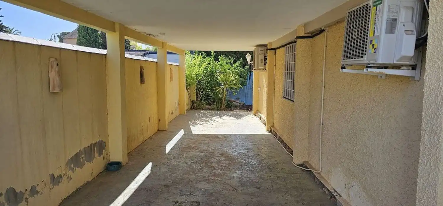 Casa o xalet en venda en Orihuela amb Aire condicionat, Jardí privat i Terrassa