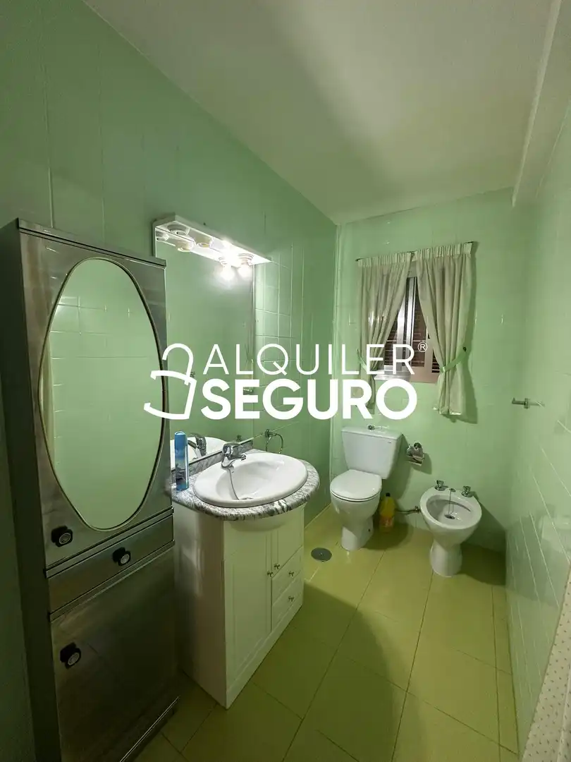 Bany de Pis de lloguer en Fuenlabrada amb Calefacció i Terrassa