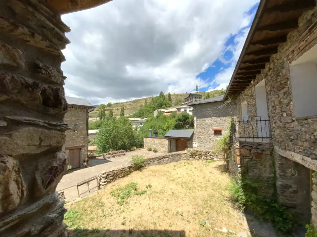 Vista exterior de Casa o xalet en venda en Castejón de Sos