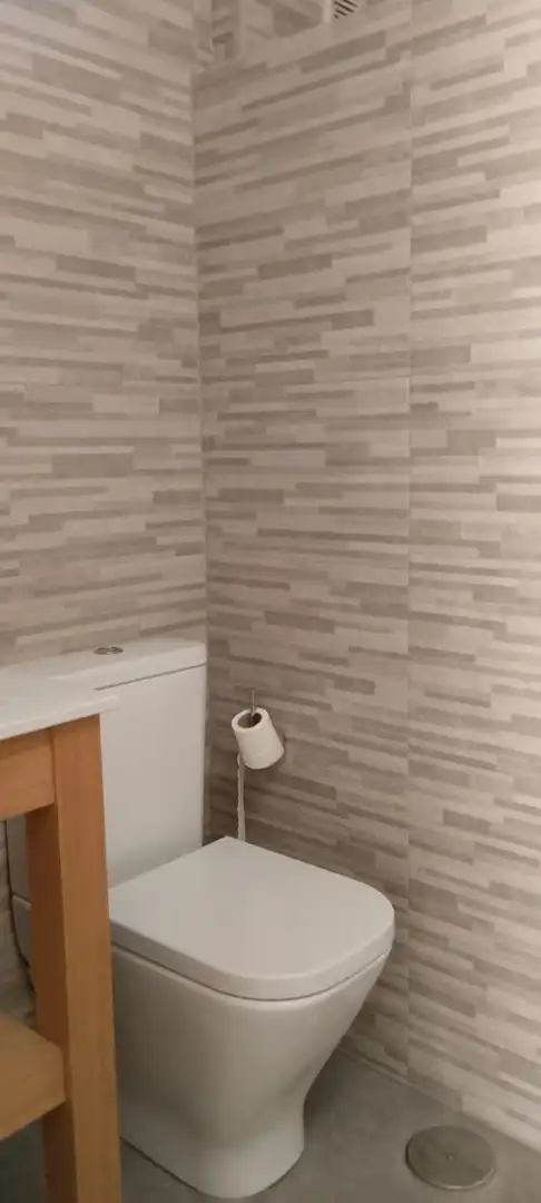 Badezimmer von Wohnung zur Miete in Jaén mit Möbliert