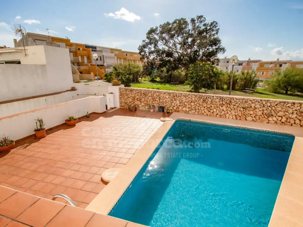 Piscina de Casa o xalet en venda en Maó - Mahón amb Jardí privat, Terrassa i Piscina