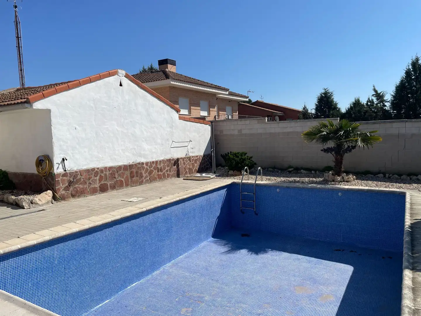 Piscina de Casa o chalet en venta en Colmenar de Oreja con Aire acondicionado, Calefacción y Jardín privado