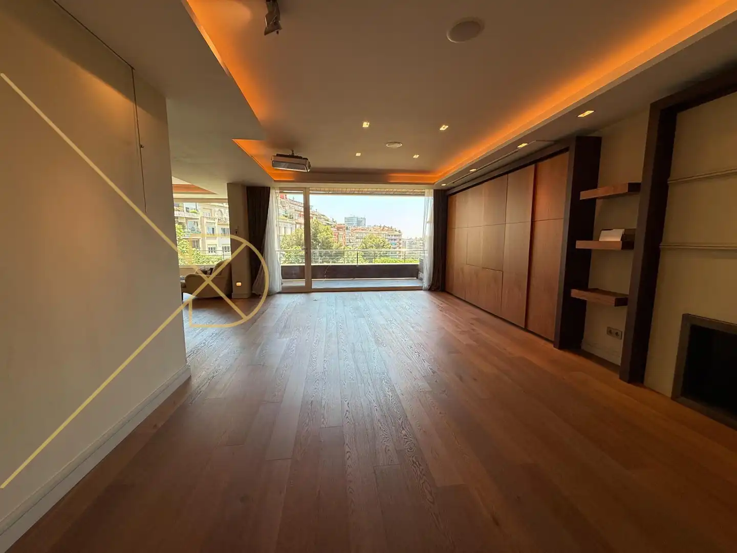 Wohnzimmer von Dachboden zur Miete in Barcelona mit Klimaanlage, Heizung und Parkett