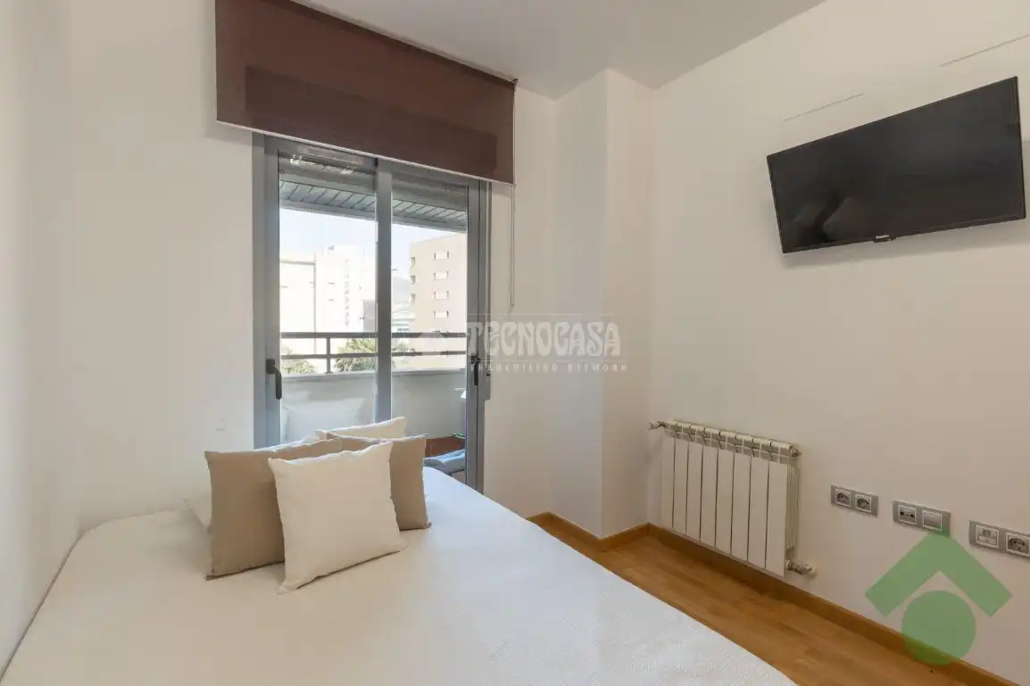 Habitación de Piso en venta en Granada con Aire acondicionado, Calefacción y Piscina comunitaria
