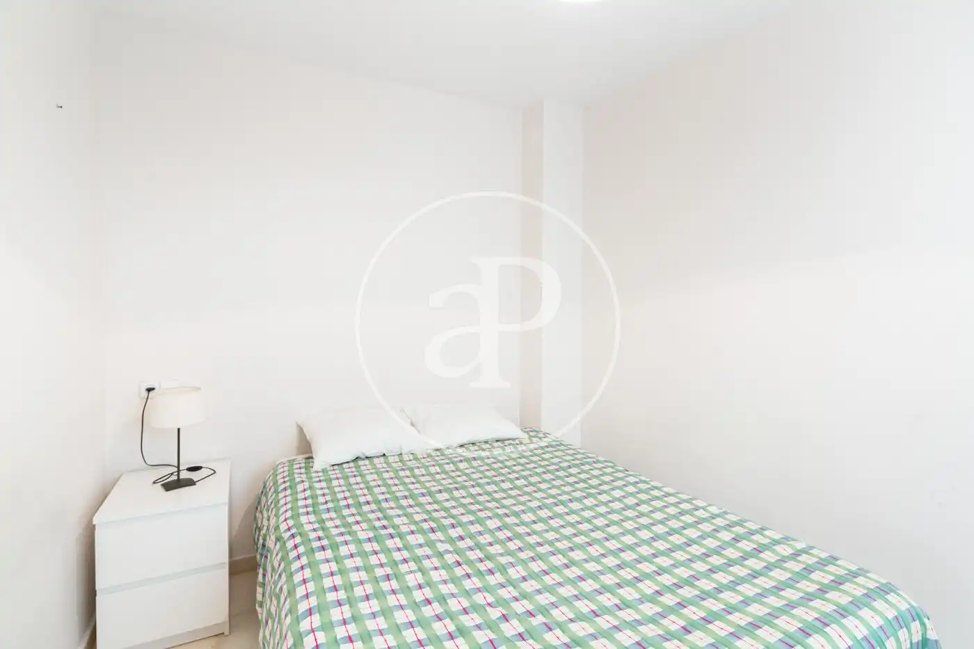 Habitación de Dúplex de alquiler en Valencia con Aire acondicionado, Calefacción y Amueblado
