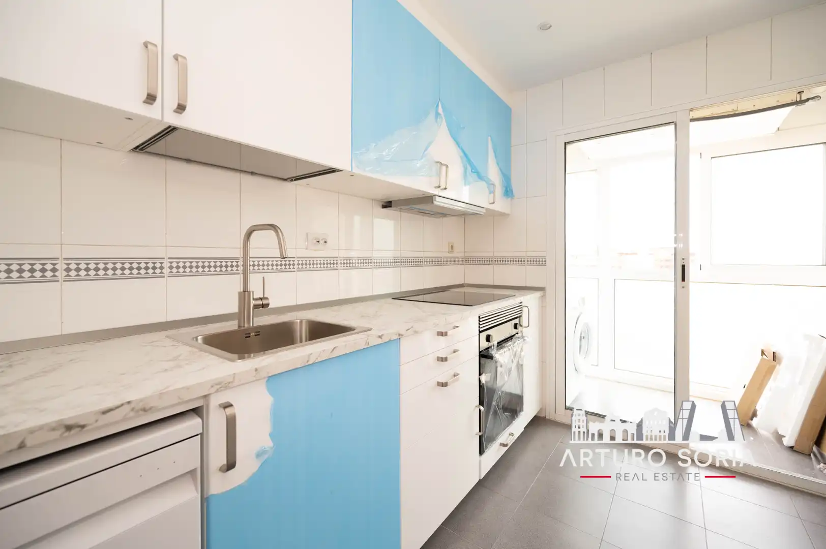 Kitchen of Flat for rent in Madrid  with Storage room and Community pool
