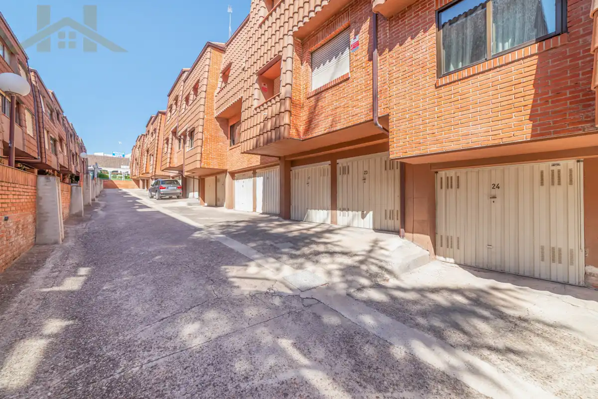 Exterior view of Flat for sale in Torrelodones  with Heating, Storage room and Furnished