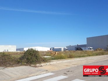 Industriegrundstück zum Verkauf in Calle P.i. la Coma