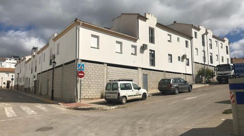 Local comercial con plaza de parking en Olvera, Cádiz