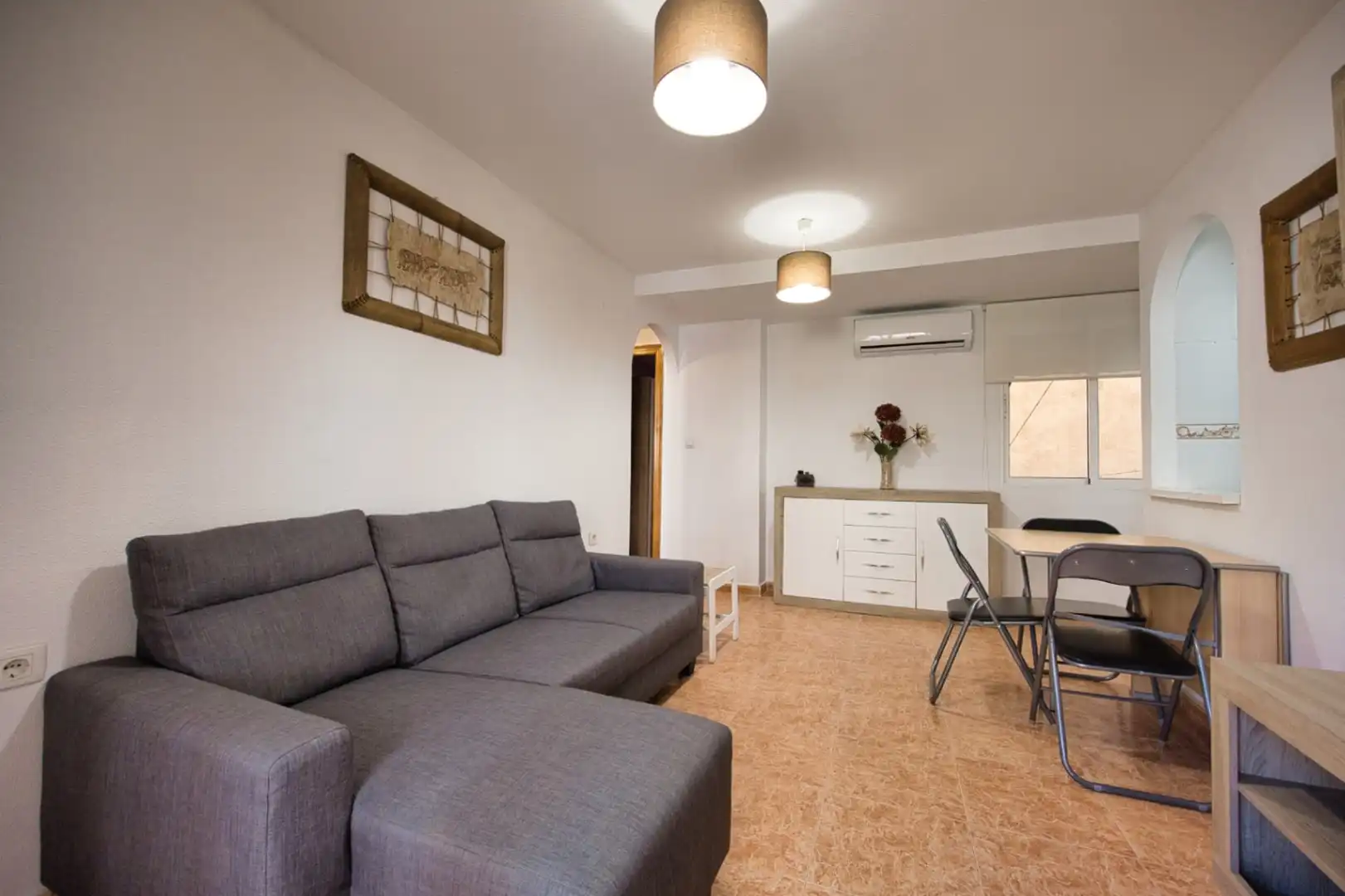 Sala de estar de Piso de alquiler en Torrevieja con Aire acondicionado, Calefacción y Terraza