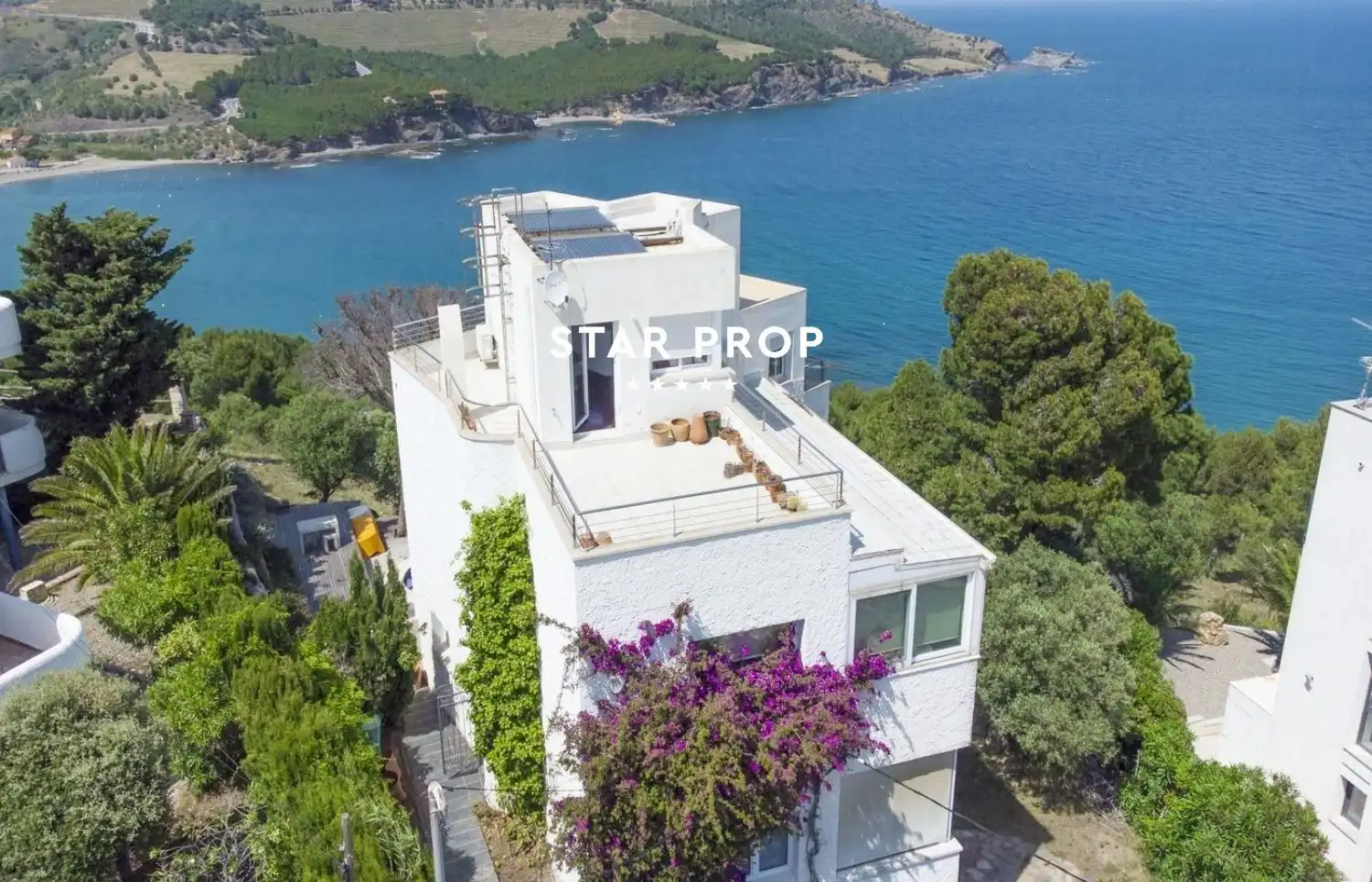 Vista exterior de Casa o xalet en venda en Llançà amb Aire condicionat, Calefacció i Parquet