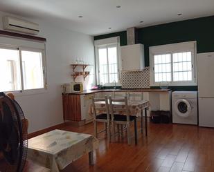 Kitchen of Flat for sale in  Sevilla Capital  with Air Conditioner, Heating and Terrace