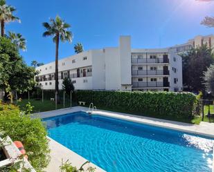 Swimming pool of Apartment to rent in Marbella  with Air Conditioner, Heating and Private garden