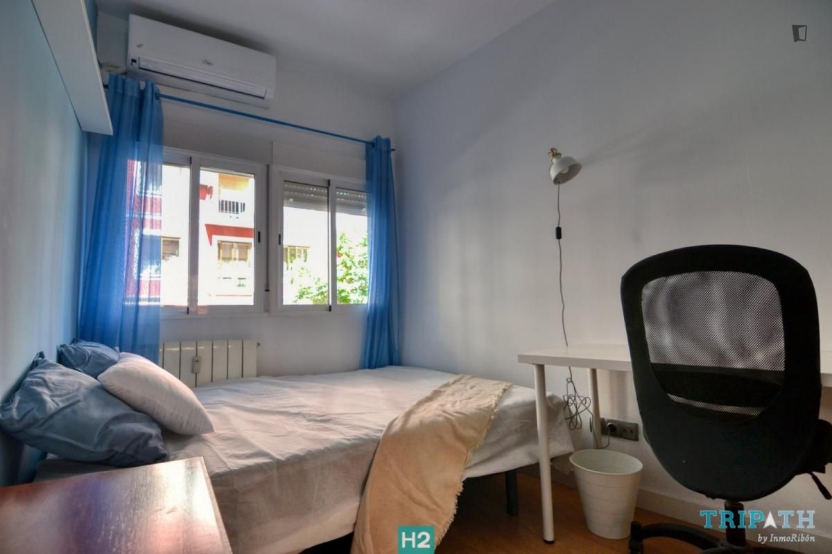 Bedroom of Apartment to share in  Madrid Capital  with Air Conditioner, Heating and Furnished