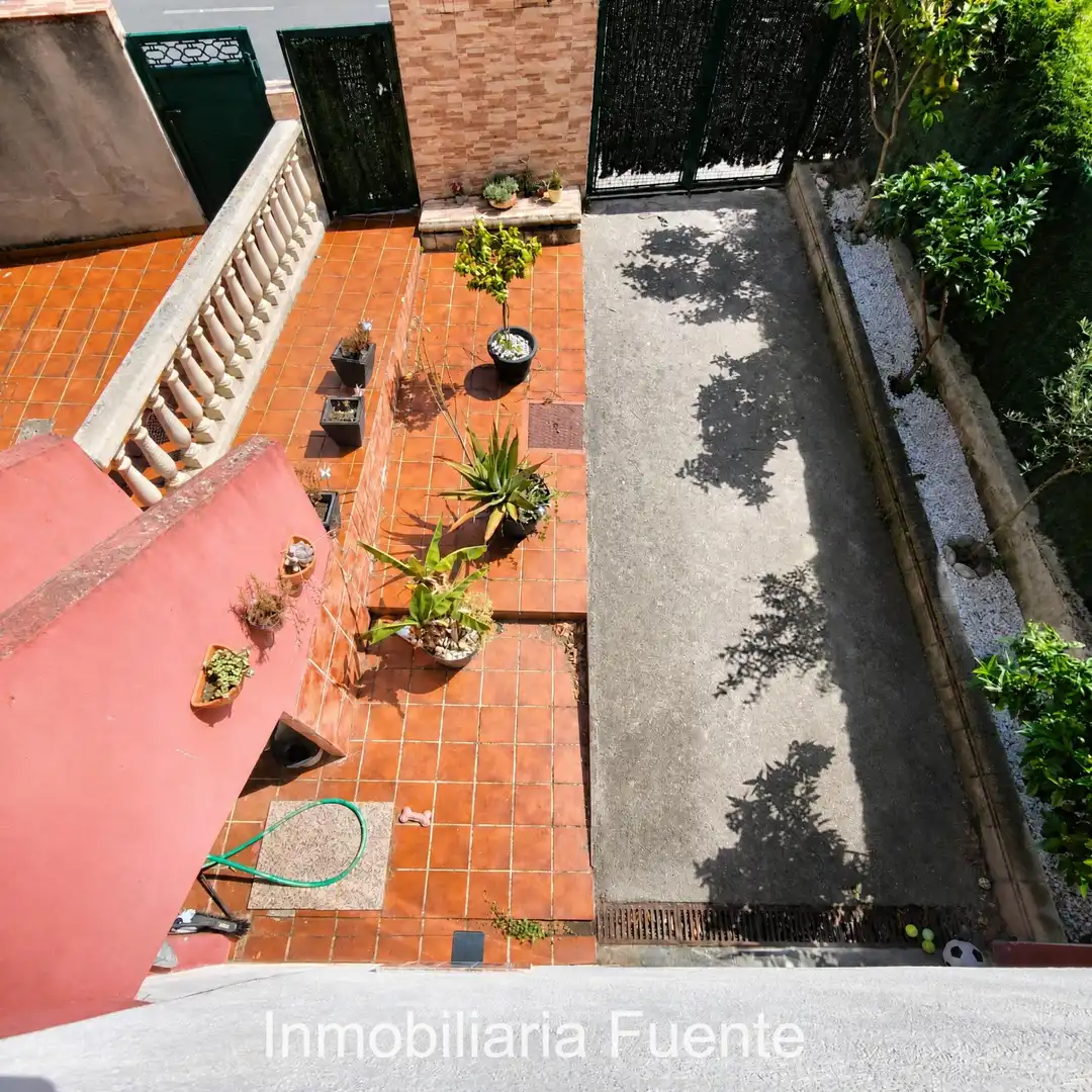 Terrasse von Einfamilien-Reihenhaus zum Verkauf in Muskiz mit Heizung, Privatgarten und Terrasse