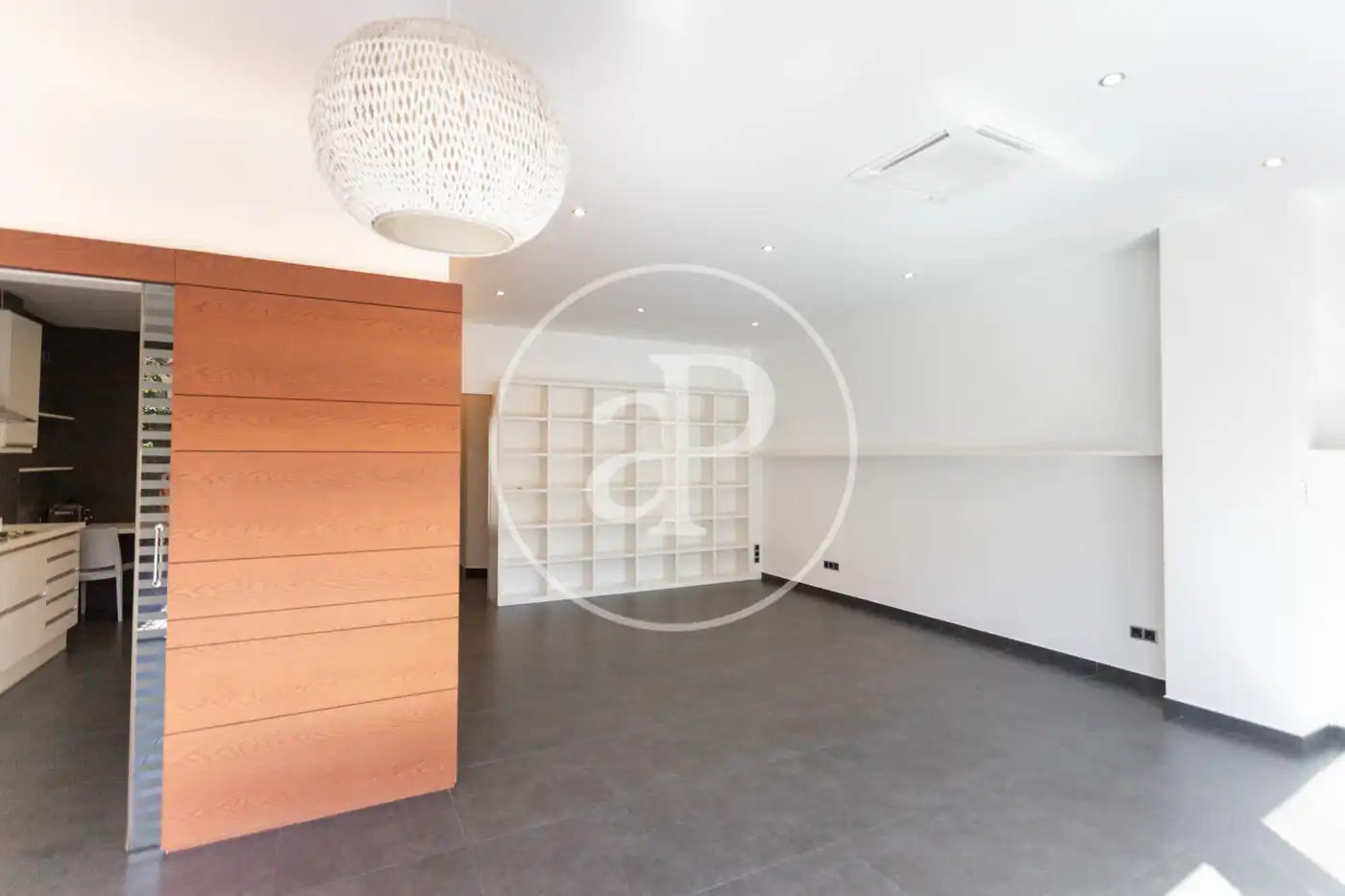 Detached homes for rent in Barcelona  with Air Conditioner, Heating and Private garden