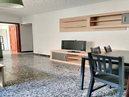 Exterior view of Flat for sale in Sant Vicenç Dels Horts  with Alarm