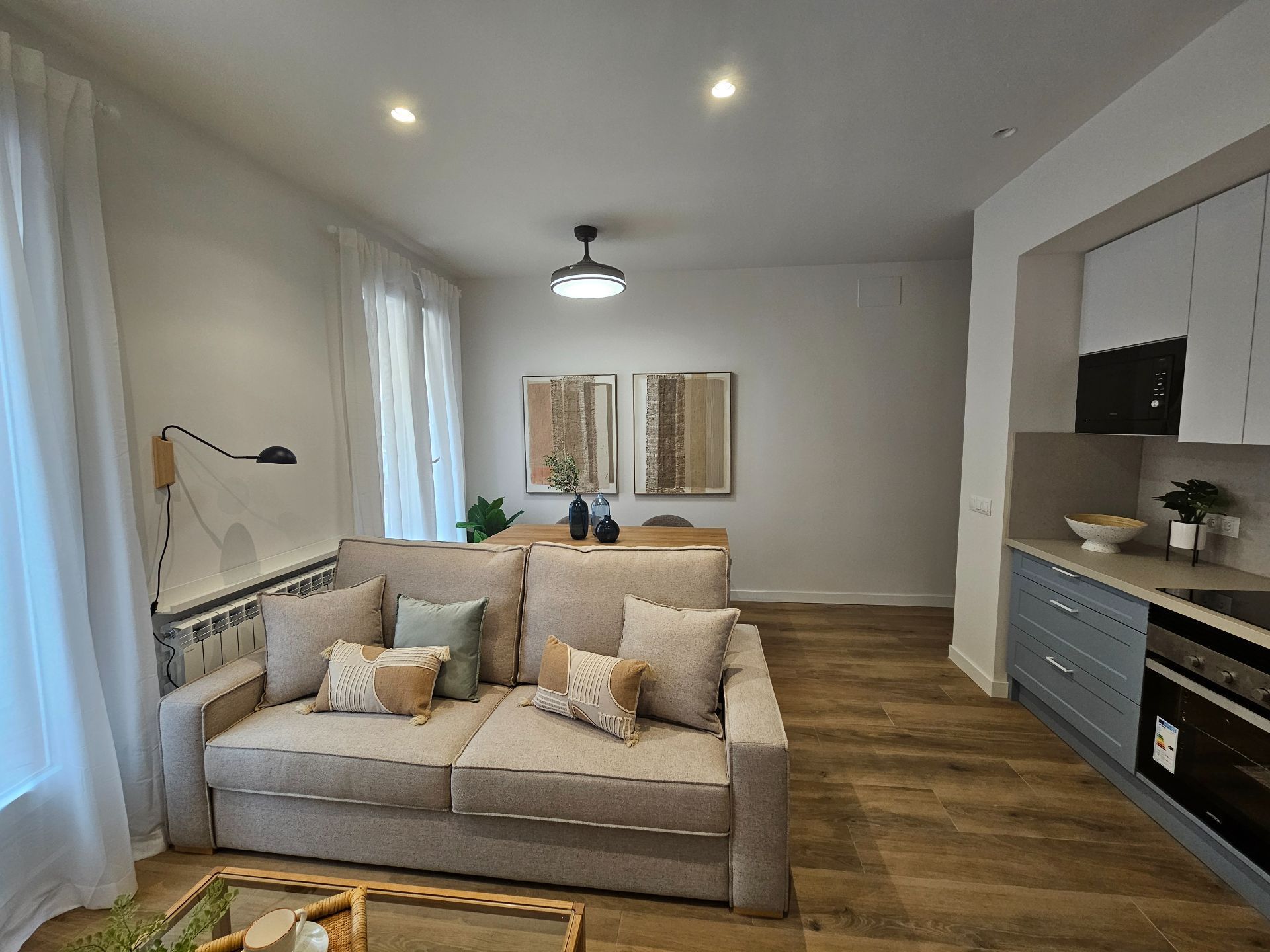 Sala de estar de Piso de alquiler en  Madrid Capital con Calefacción y Amueblado