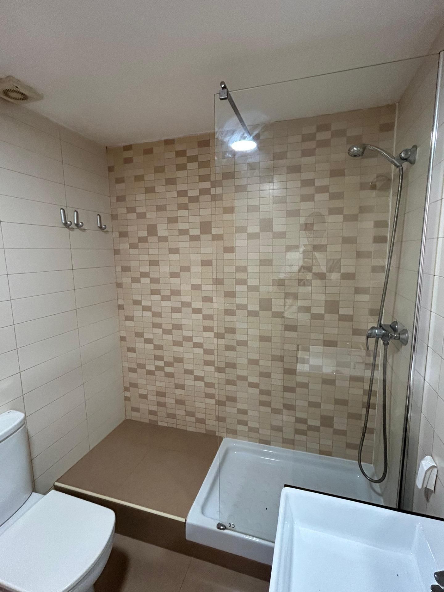 Bathroom of Flat for sale in Terrassa  with Heating, Parquet flooring and Balcony
