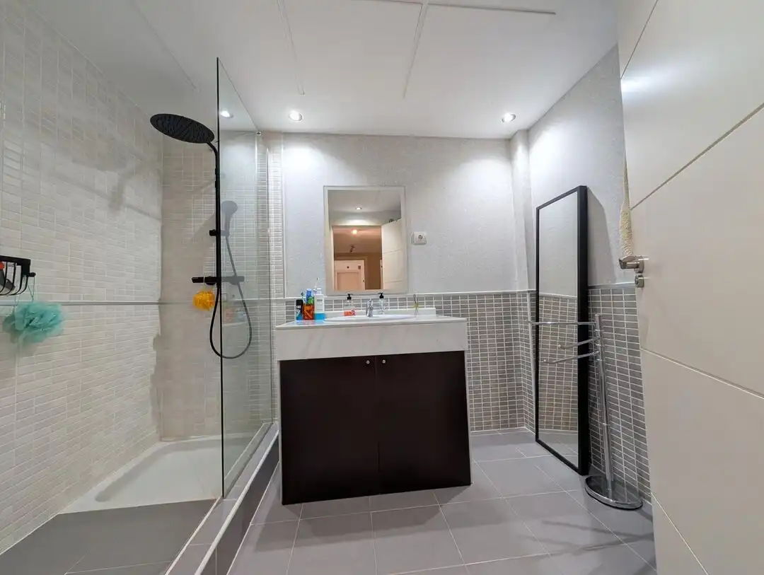 Bathroom of Apartments for rent in La Alcaidesa  with Air Conditioner, Heating and Terrace